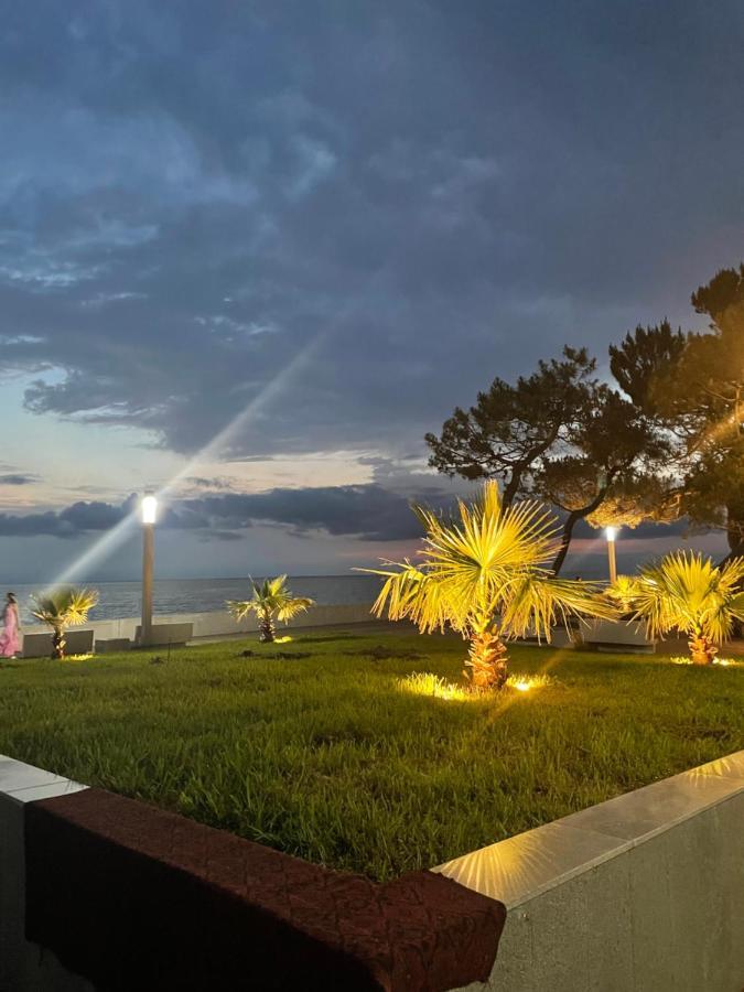 Hotel Chaika Kobuleti Εξωτερικό φωτογραφία